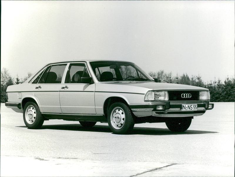 Audi 100 C - Vintage Photograph