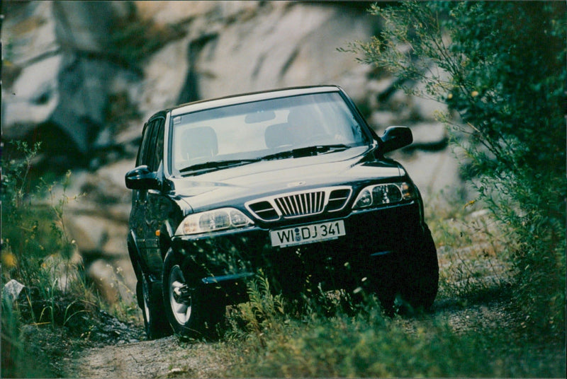 1999 Daewoo Musso - Vintage Photograph
