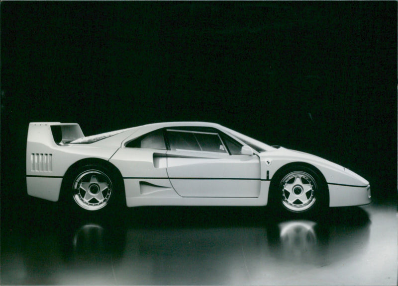 1987 Ferrari F40 - Vintage Photograph