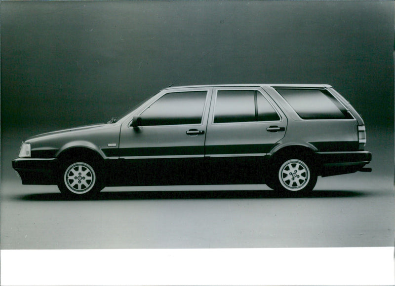 1986 Lancia Thema - Vintage Photograph