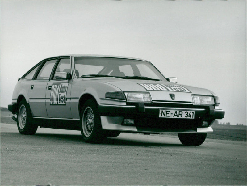 Rover SD1 - Vintage Photograph