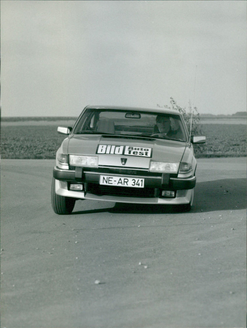 Rover VITESSE - Vintage Photograph