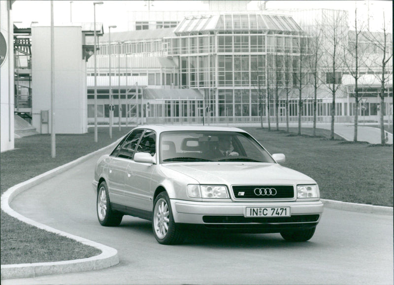 Audi S4 4.2 - Vintage Photograph