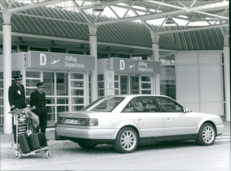 Audi S4 4.2 - Vintage Photograph