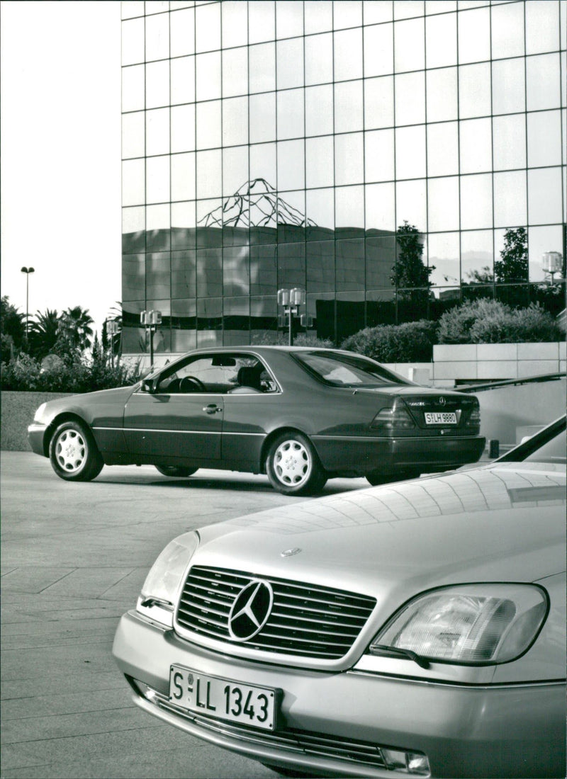 Mercedes-Benz 500 SEC/600 SEC - Vintage Photograph