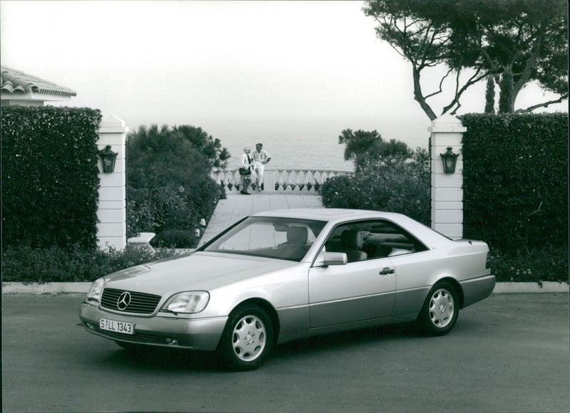 Mercedes-Benz 600 SEC - Vintage Photograph