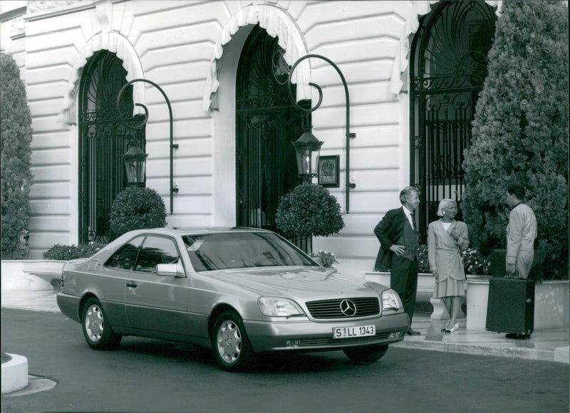 Mercedes-Benz 600 SEC - Vintage Photograph