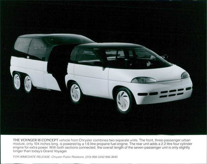 1989 Voyager III Concept - Vintage Photograph