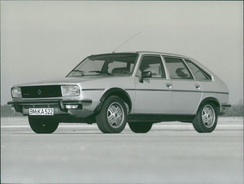 1981 Renault 20 TX - Vintage Photograph