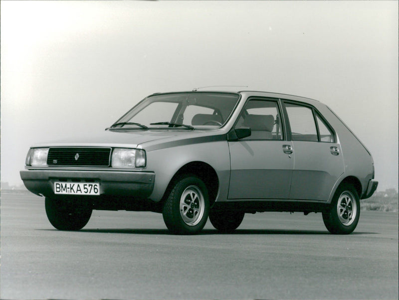 1981 Renault 14 TS - Vintage Photograph