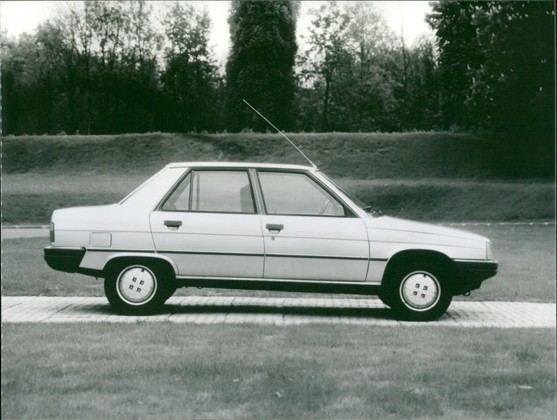 1981 Renault 9 - Vintage Photograph