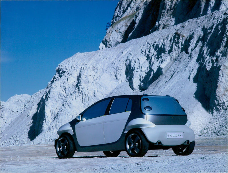 Smart Tridion 4 Concept '2001 - Vintage Photograph