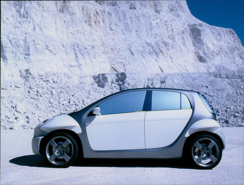Smart Tridion 4 Concept '2001 - Vintage Photograph