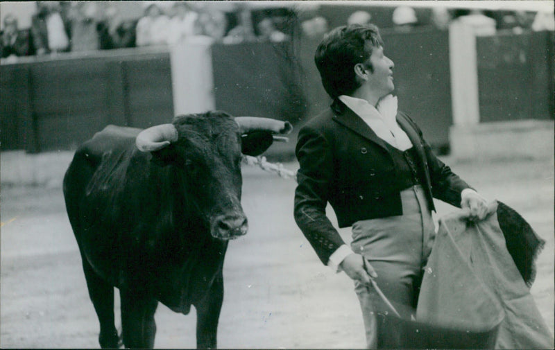 Alfonso Vazquez II, Bullfighter - Vintage Photograph