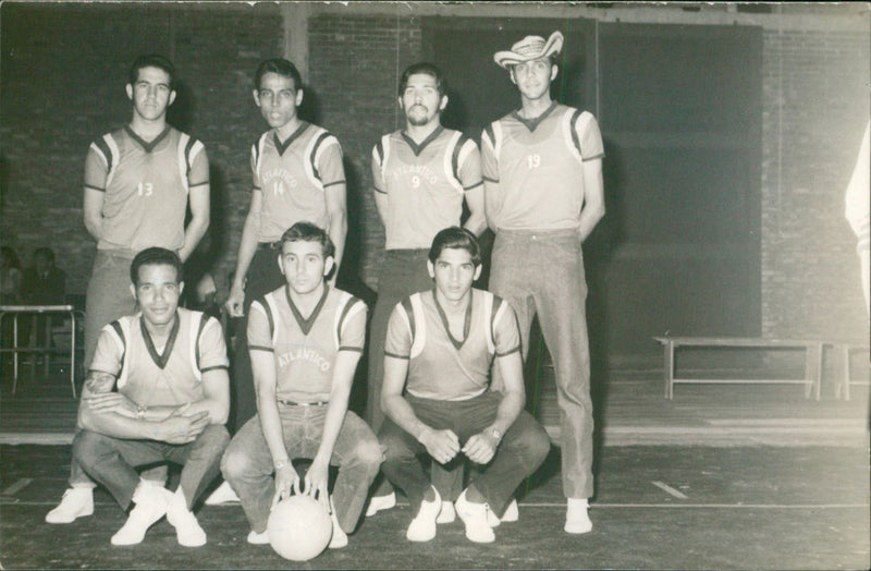 Atlantico male basketball team - Vintage Photograph