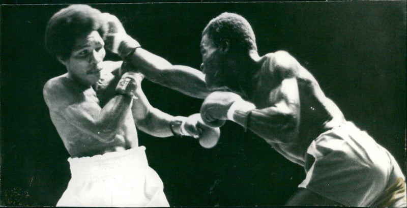 Ramon Reyes boxing - Vintage Photograph