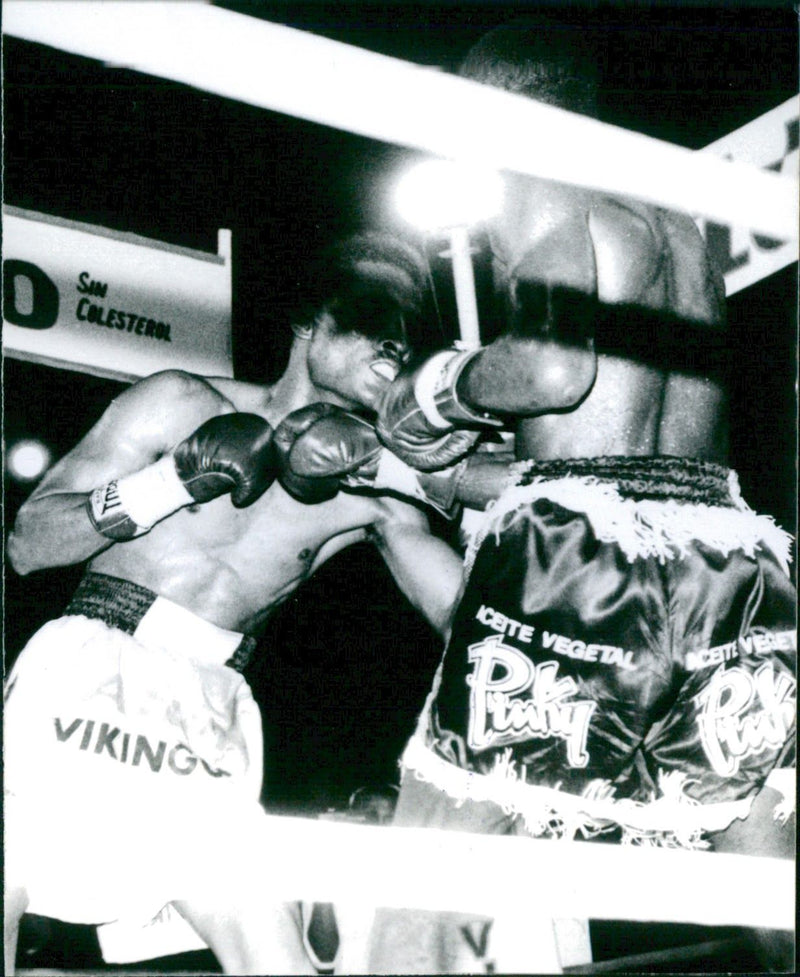 Julio Rocha vs Francisco Alvarez. - Vintage Photograph