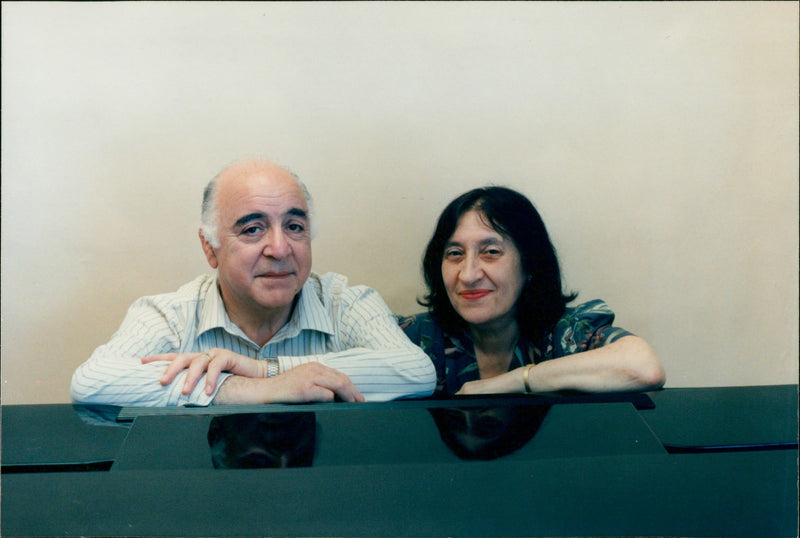 BEYER MUSIC - Vintage Photograph