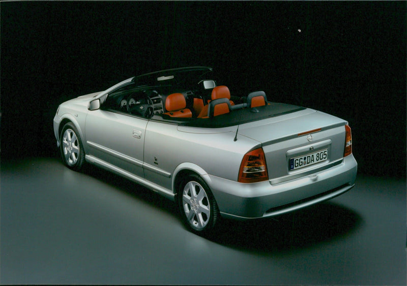 2000 Opel Astra - Vintage Photograph