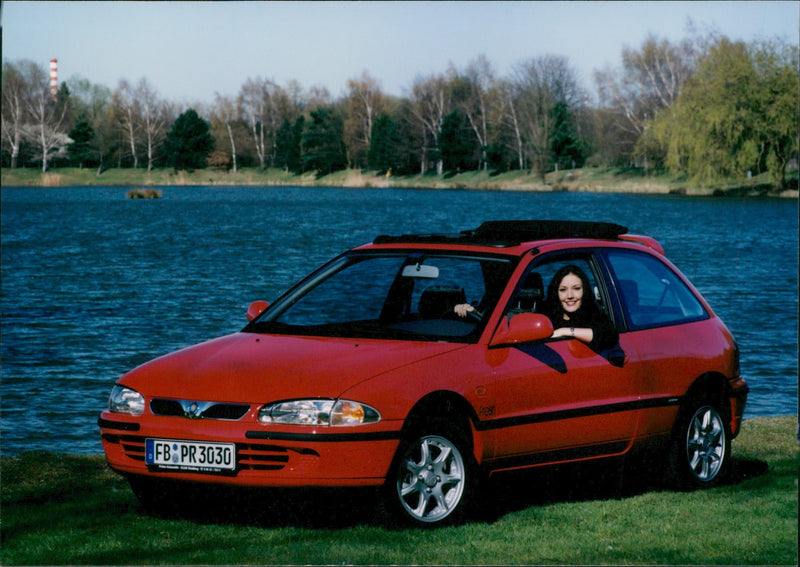 2000 Proton 316 GLSi - Vintage Photograph