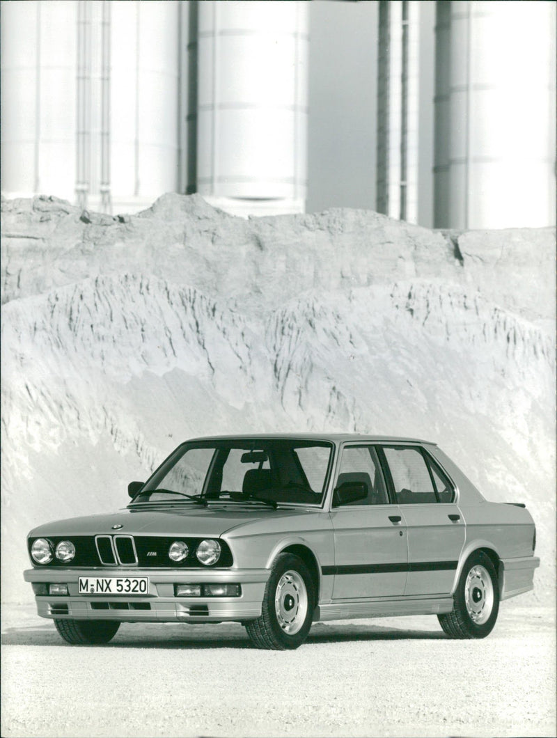 BMW M 535i - Vintage Photograph