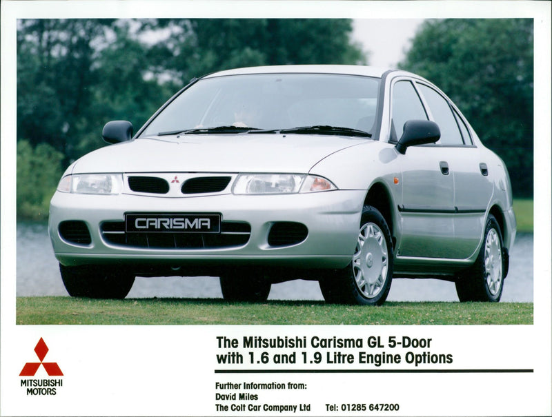 Mitsubishi Carisma GL - Vintage Photograph