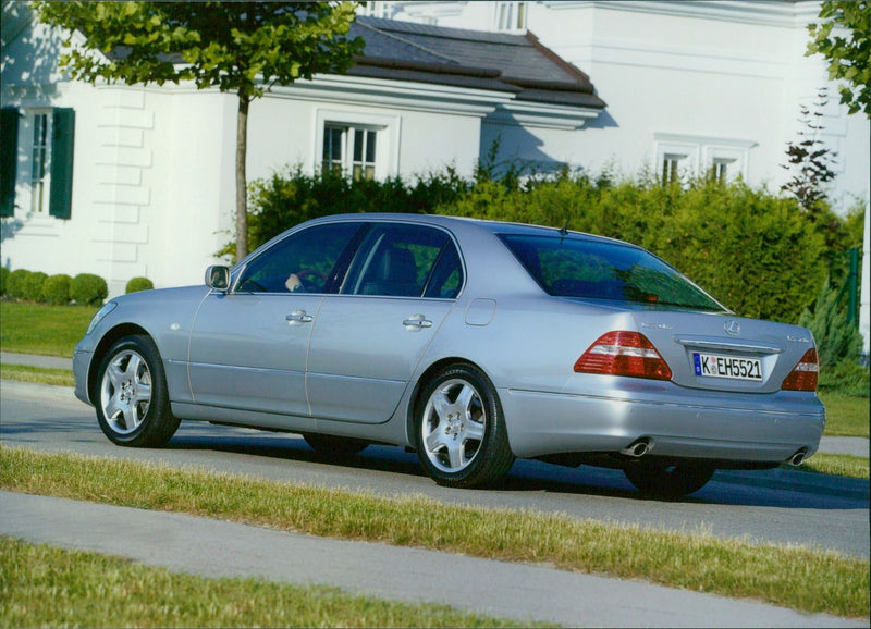 Lexus LS430 2003 - Vintage Photograph