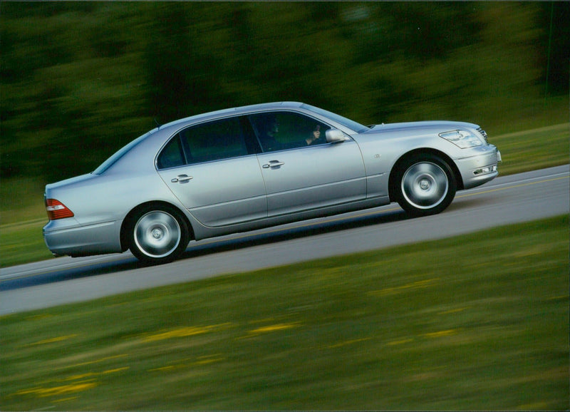 Lexus LS430 2003 - Vintage Photograph