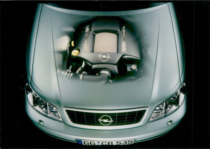 1999 Opel Omega - Vintage Photograph