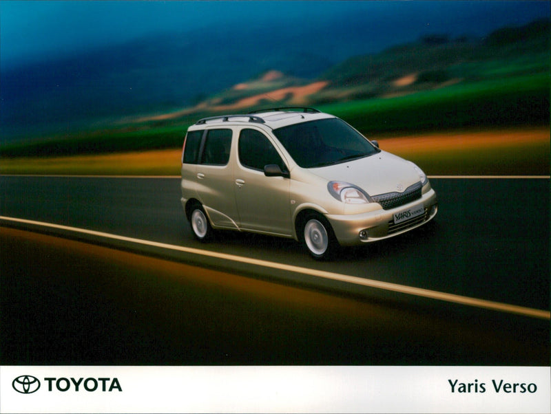 Toyota Yaris Verso - Vintage Photograph