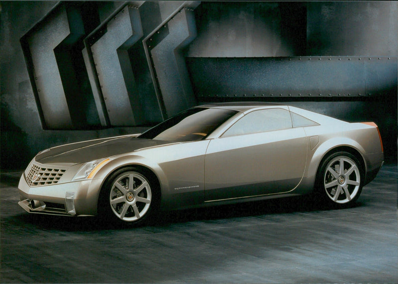 1999 Cadillac Evoq Luxury Roadster Concept Car - Vintage Photograph
