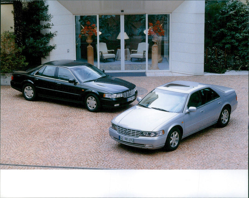 1998 Cadillac Seville STS/SLS - Vintage Photograph