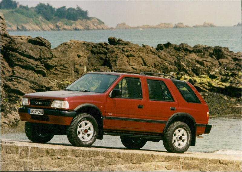 1997 Opel Frontera - Vintage Photograph