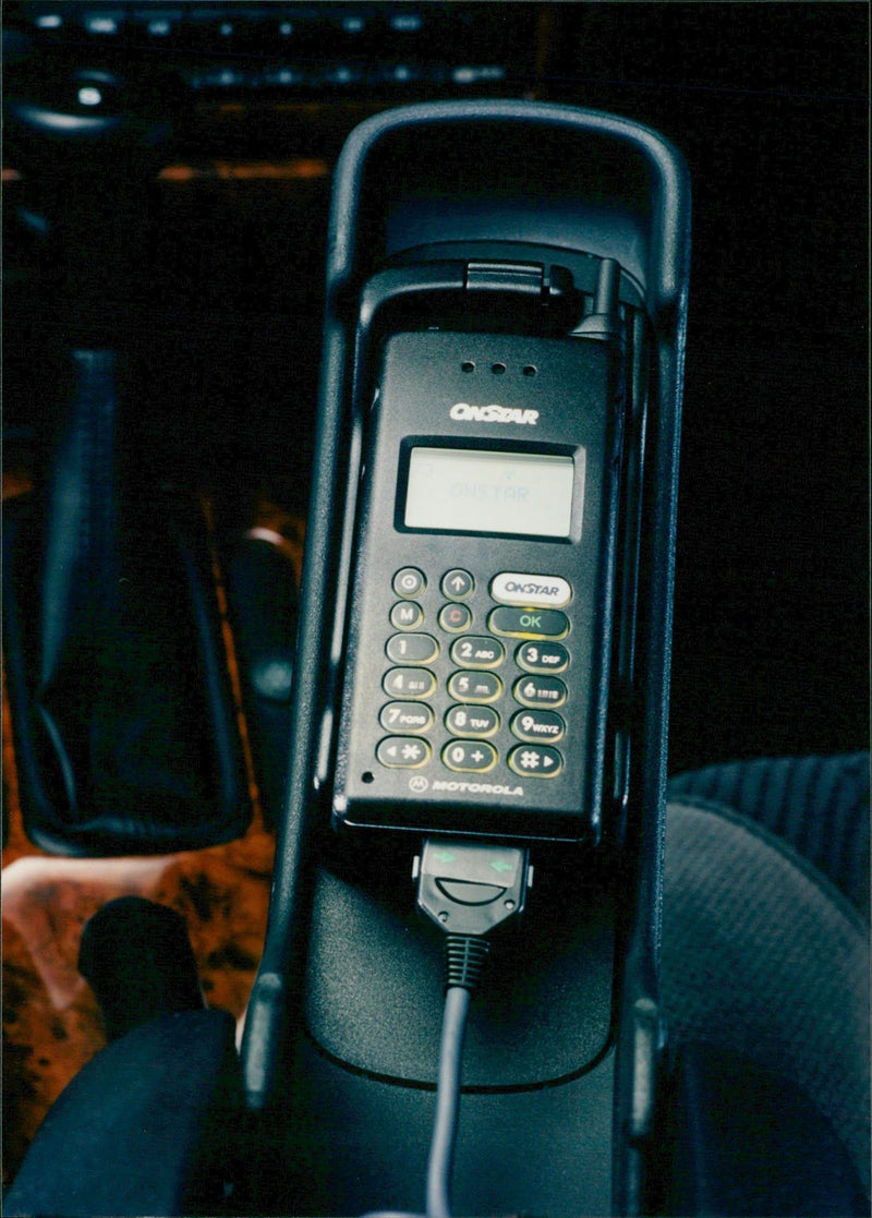 1998 Opel Omega - Vintage Photograph