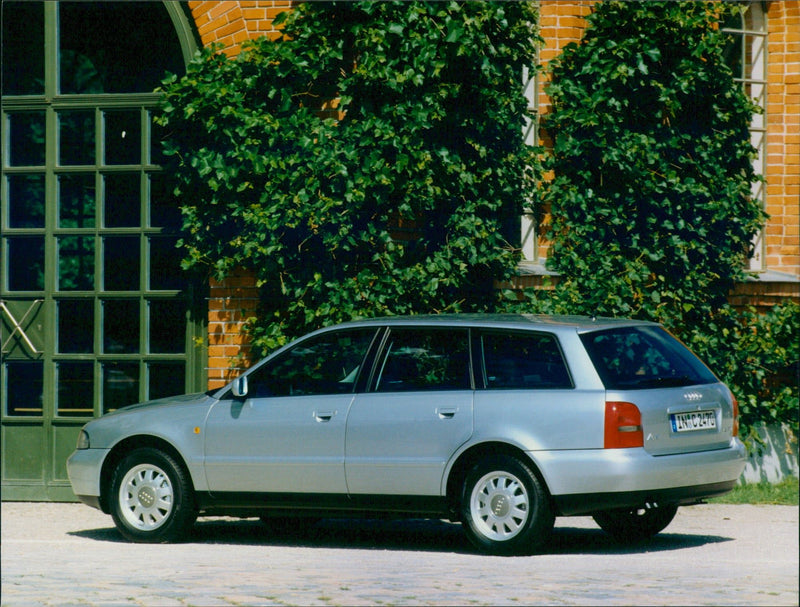 1997 Audi A4 Avant 1.9 TDI - Vintage Photograph