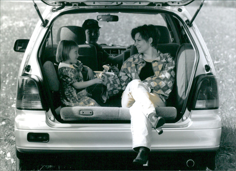 1995 Honda Shuttle's foldable rear seat - Vintage Photograph