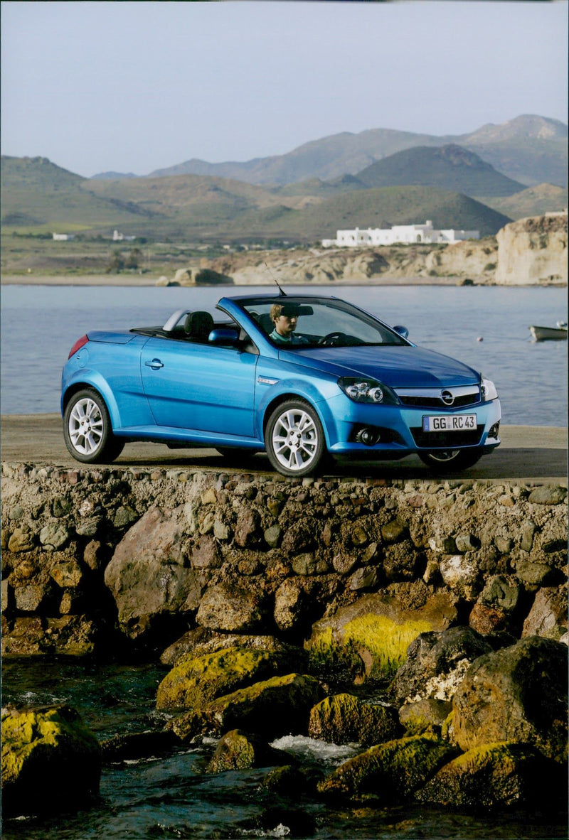 Opel Tigra TwinTop - Vintage Photograph