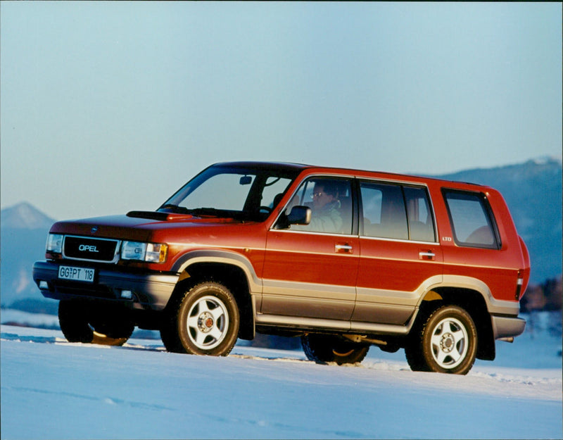 1995 Opel Monterey LTD - Vintage Photograph