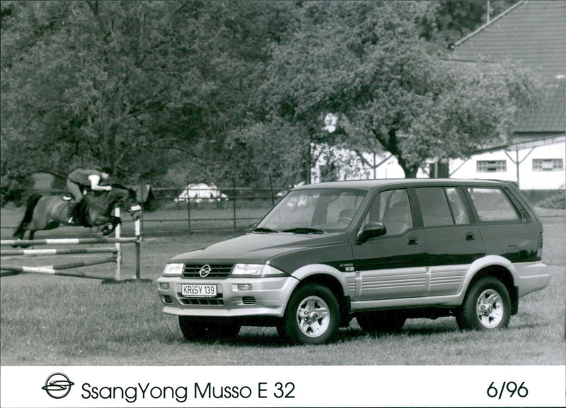 SsangYong Musso E 32 - Vintage Photograph