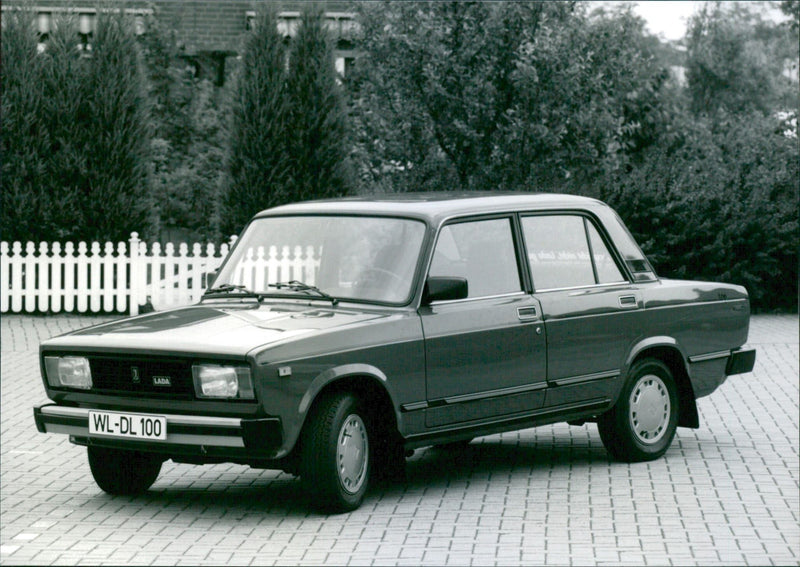 LADA "Nova 1500 Top" - Vintage Photograph
