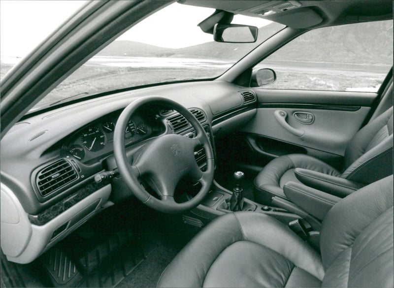 1995 Peugeot 406 - Vintage Photograph