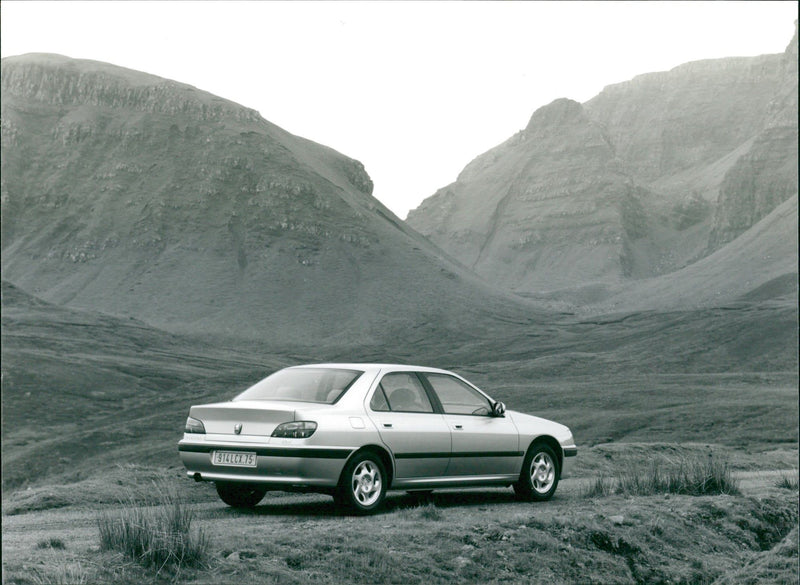 1995 Peugeot 406 - Vintage Photograph