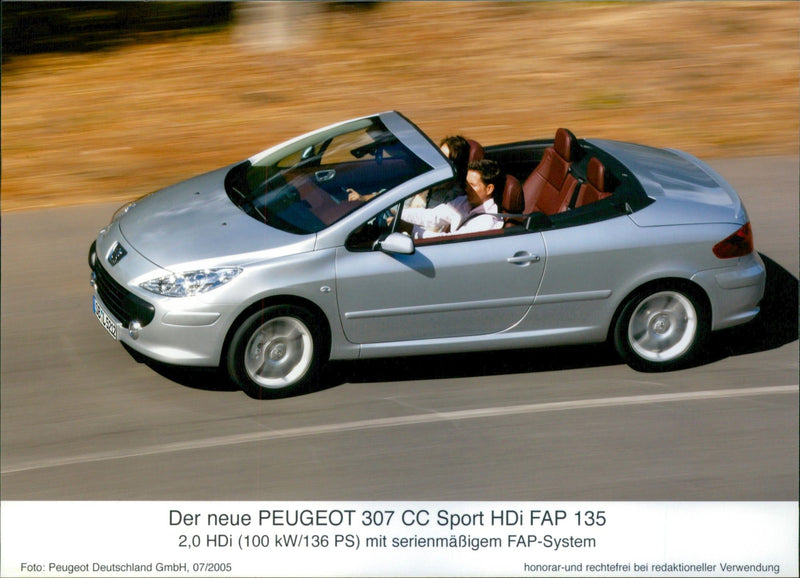 2005 Peugeot 307 CC Sport HDi FAP 135 - Vintage Photograph
