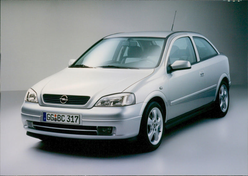 1999 Opel Astra Silver Edition - Vintage Photograph