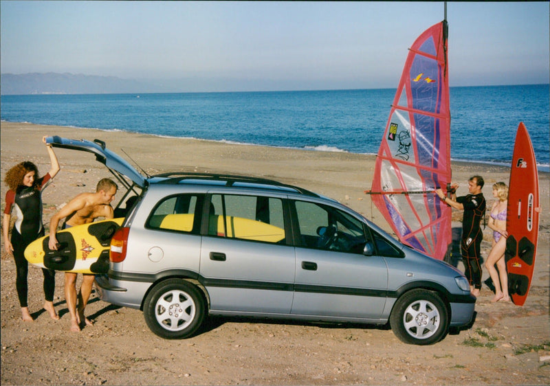 1999 Opel Zafira - Vintage Photograph