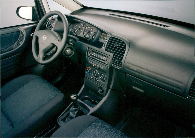 1999 Opel Zafira - Vintage Photograph
