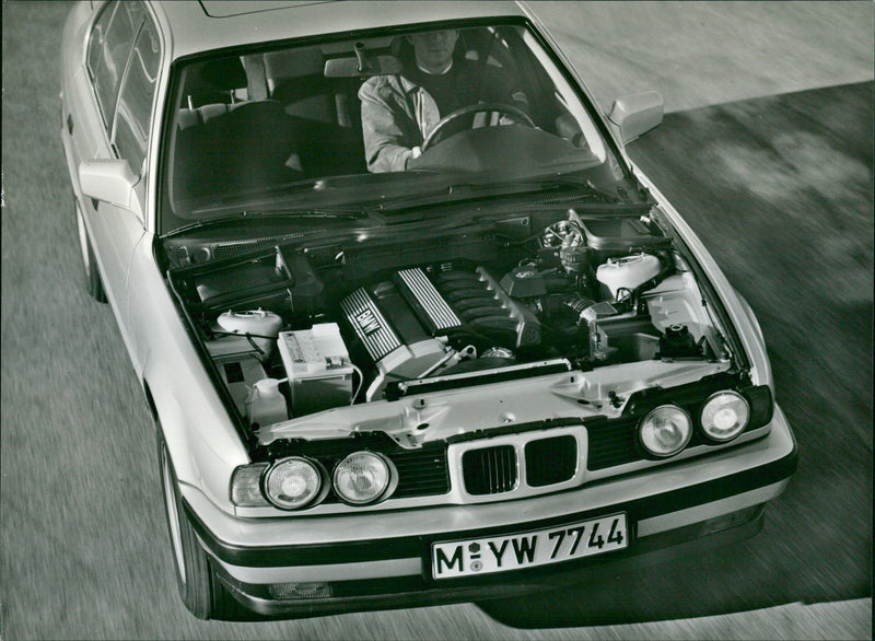 BMW 5220i and BMW 525i - Vintage Photograph