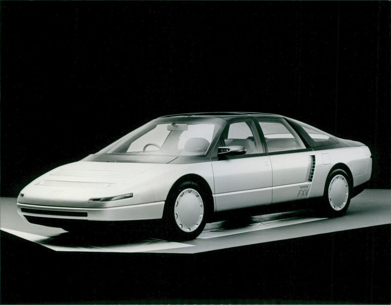 1985 Toyota Future eXperimental Vehicle - Vintage Photograph