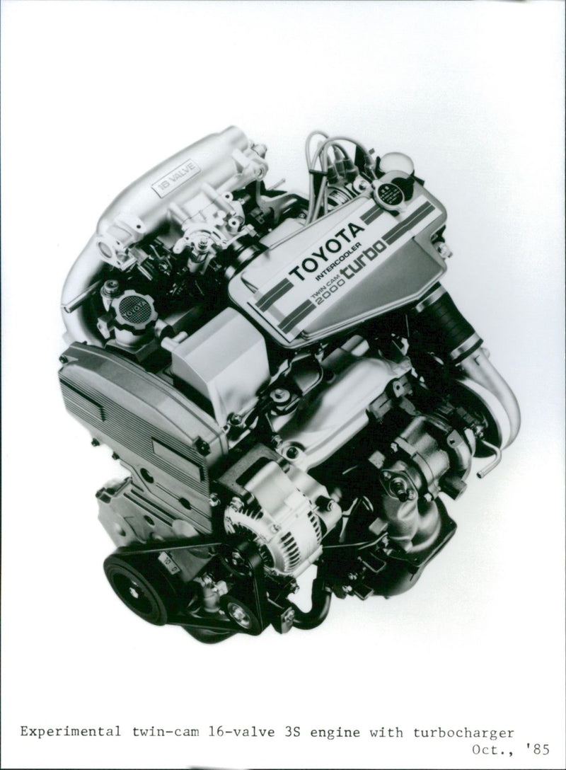1985 experimental twin-cam 16-valve 3S engine - Vintage Photograph