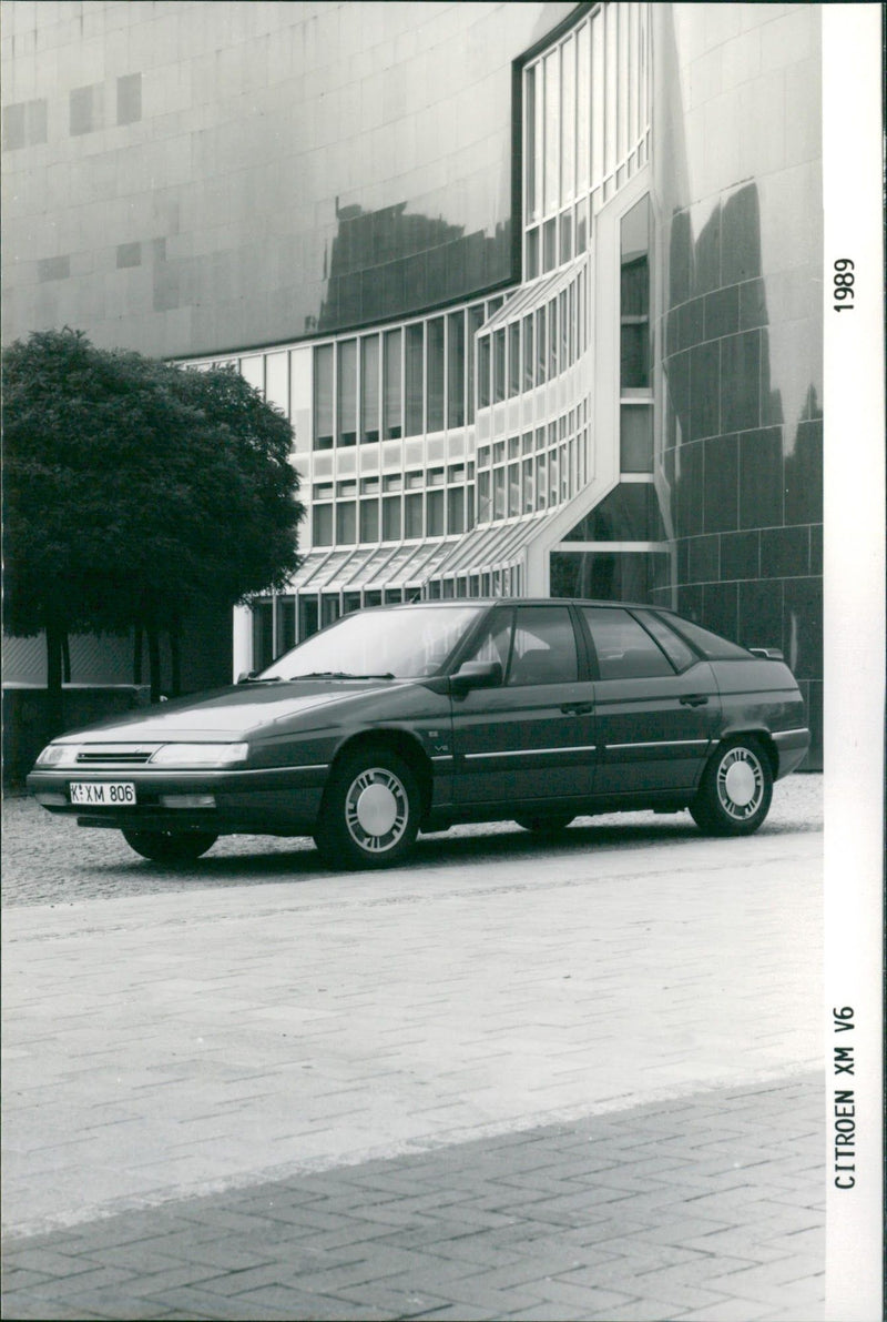 1989 Citroën XM - Vintage Photograph